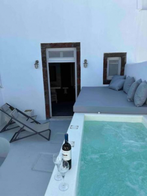 Nostos Central Cave House with jacuzzi